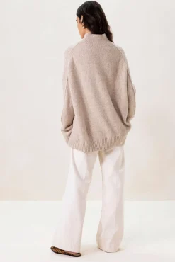 Beige gebreide trui met turtle neck
