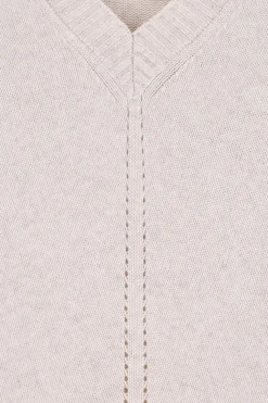Beige gebreide trui met v-hals