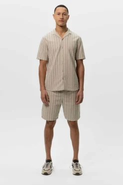 Beige gestreepte shorts