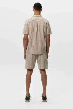 Beige gestreepte shorts