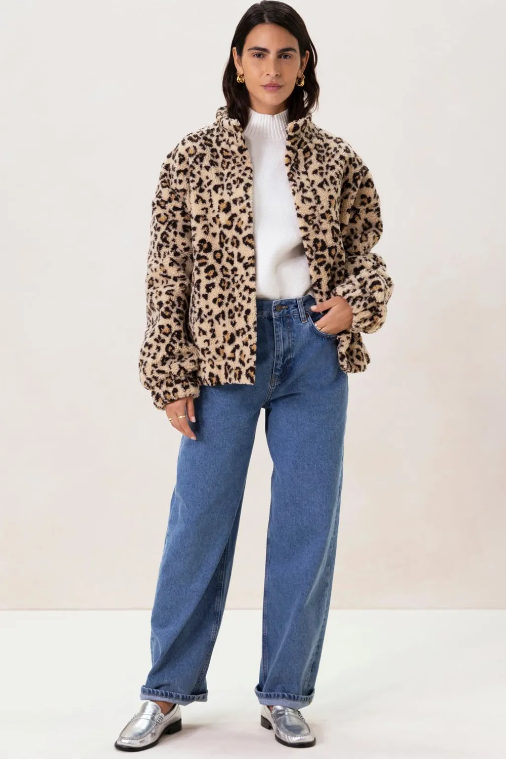 Beige korte teddy jas met leopardprint