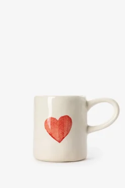 Beige mok met rood hart
