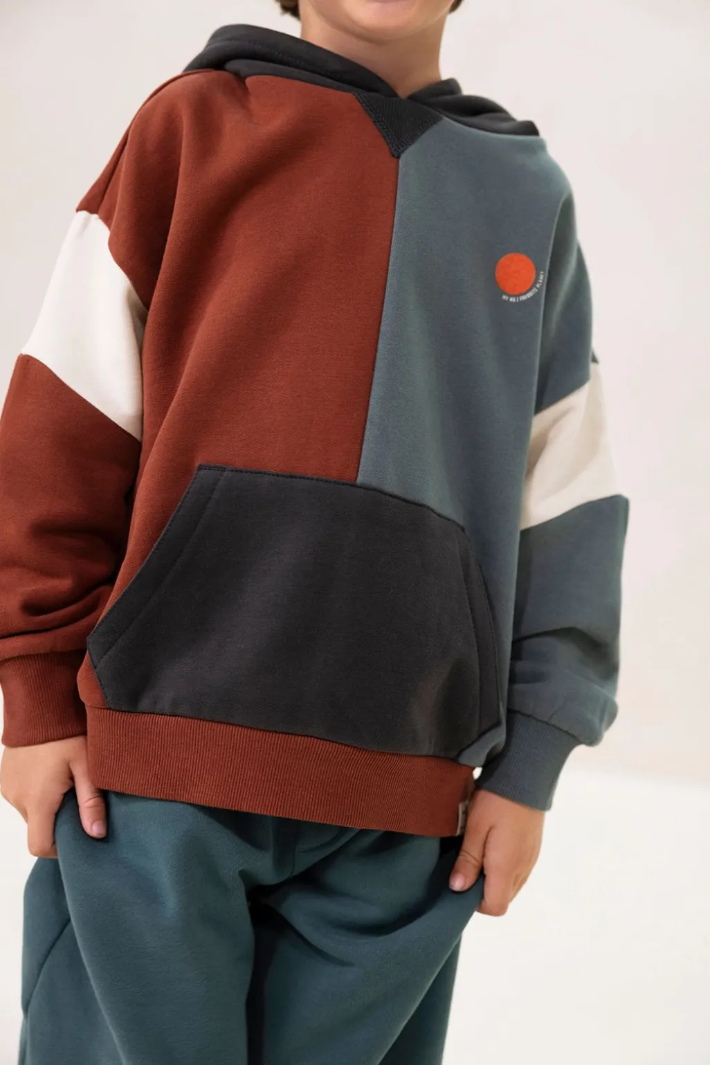 Blauwe colourblock hoodie