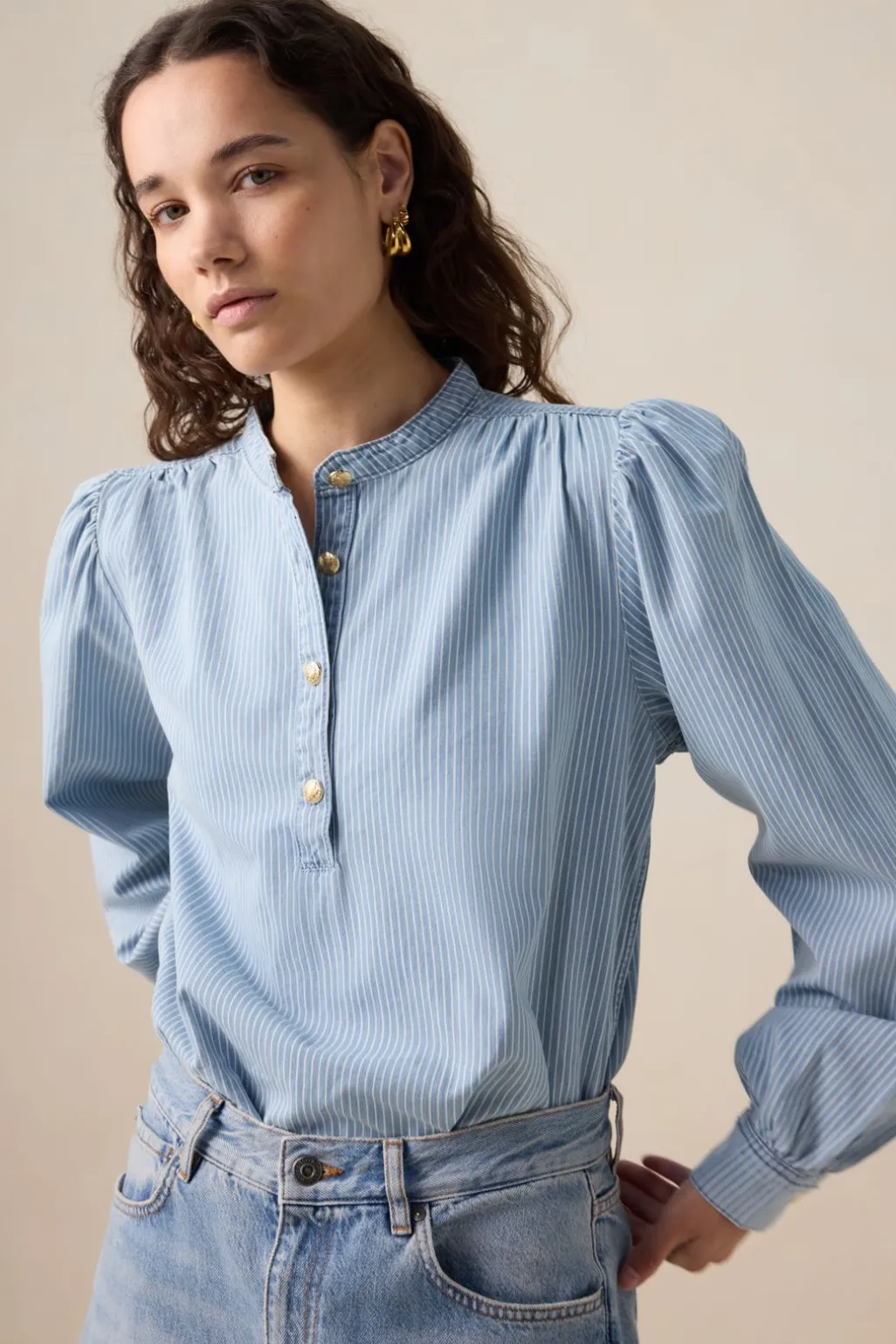 Blauwe denim blouse met strepen