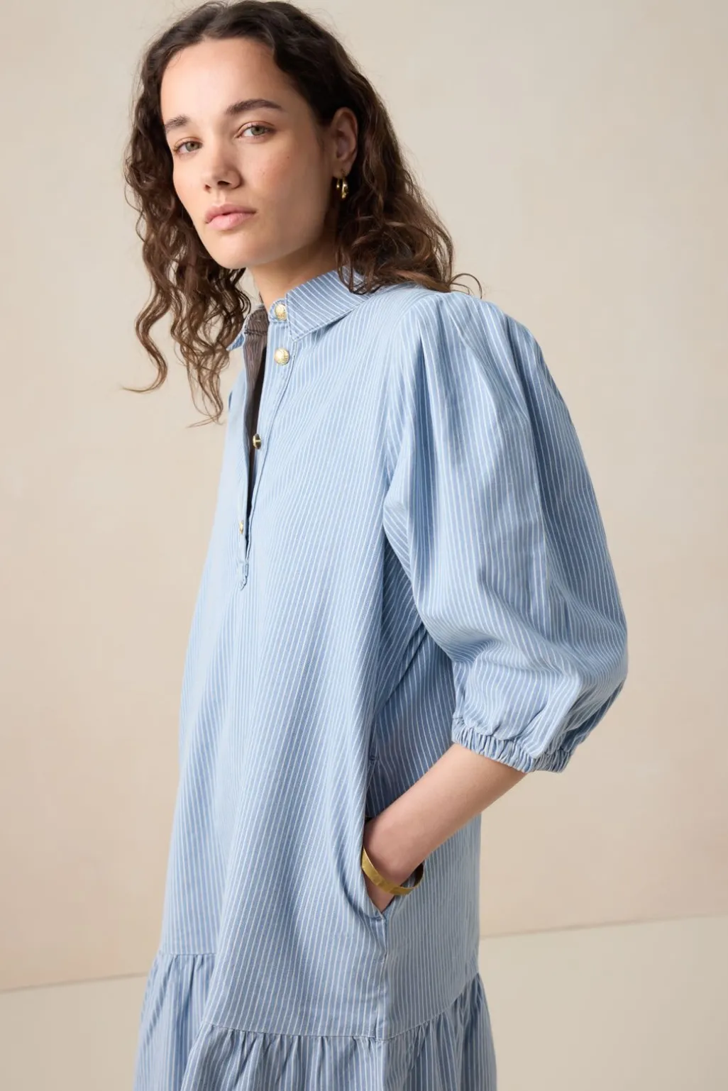 Blauwe denim jurk met pofmouwen