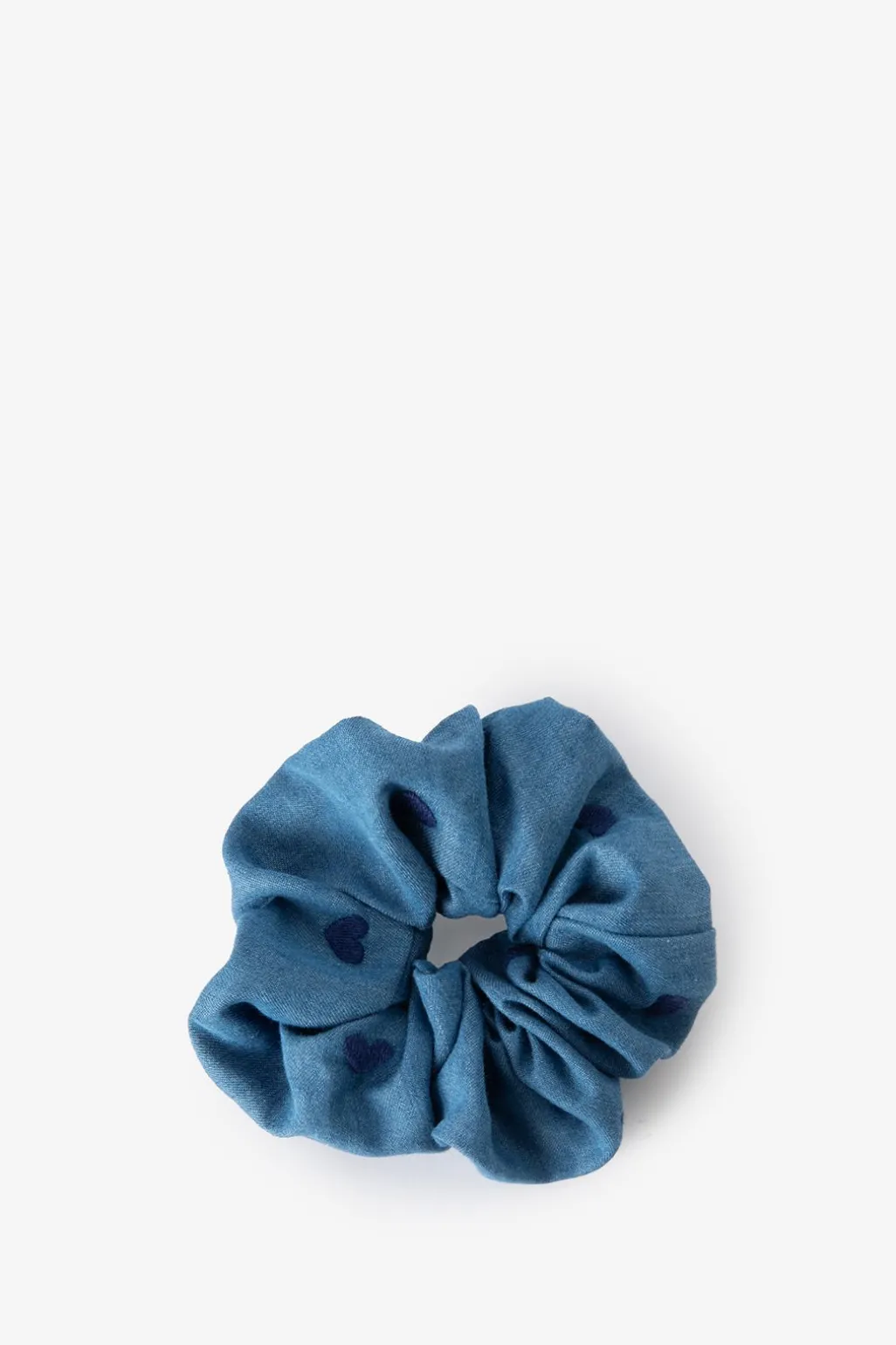 Blauwe denim scrunchie met hartjes