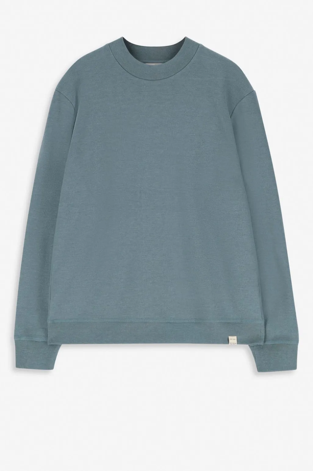 Blauwe sweater met hoge hals