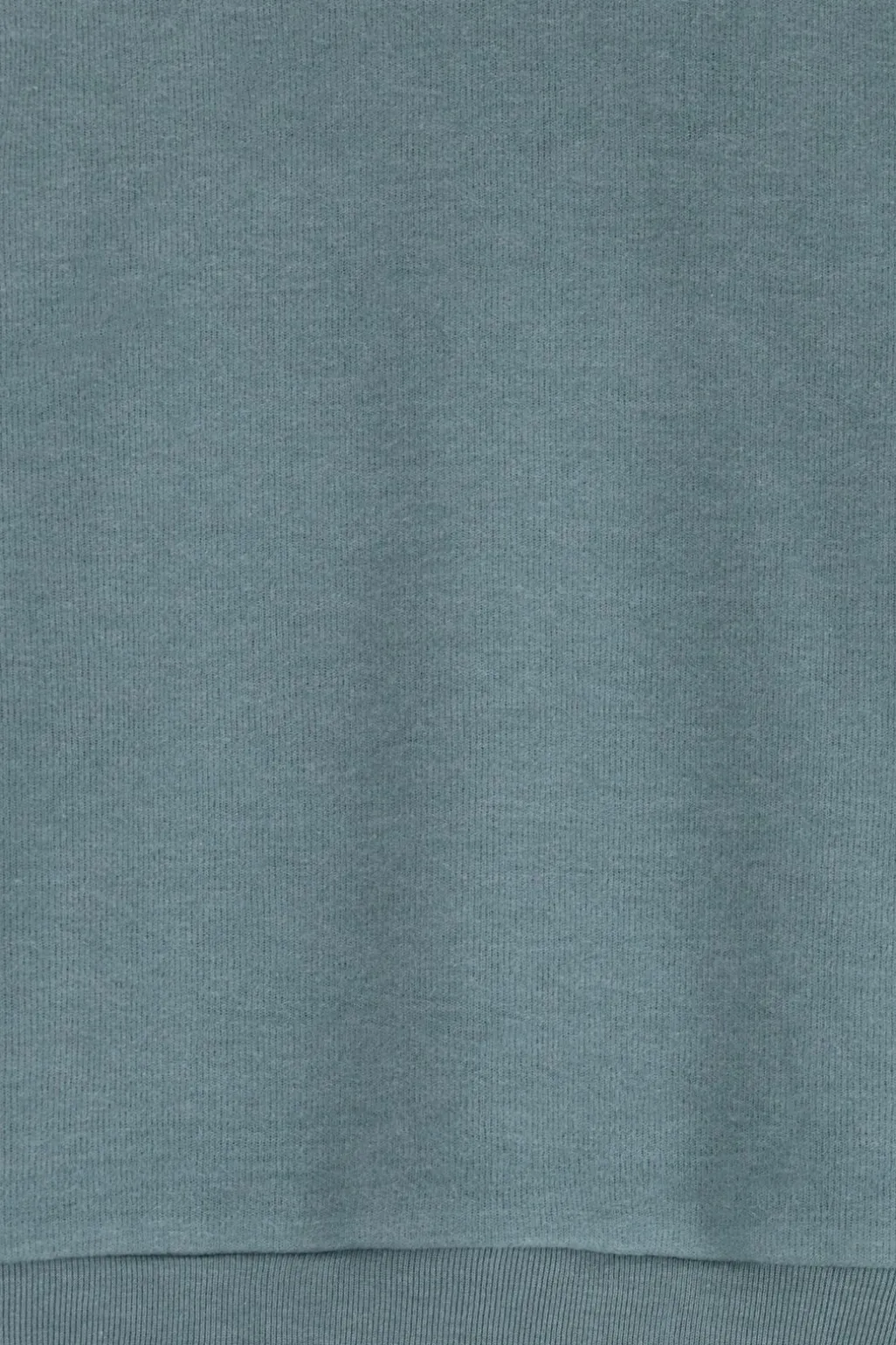 Blauwe sweater met hoge hals