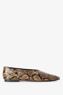 Bruine ballerina met slangenprint
