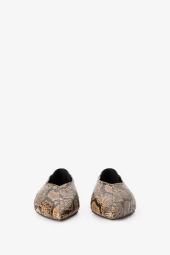 Bruine ballerina met slangenprint
