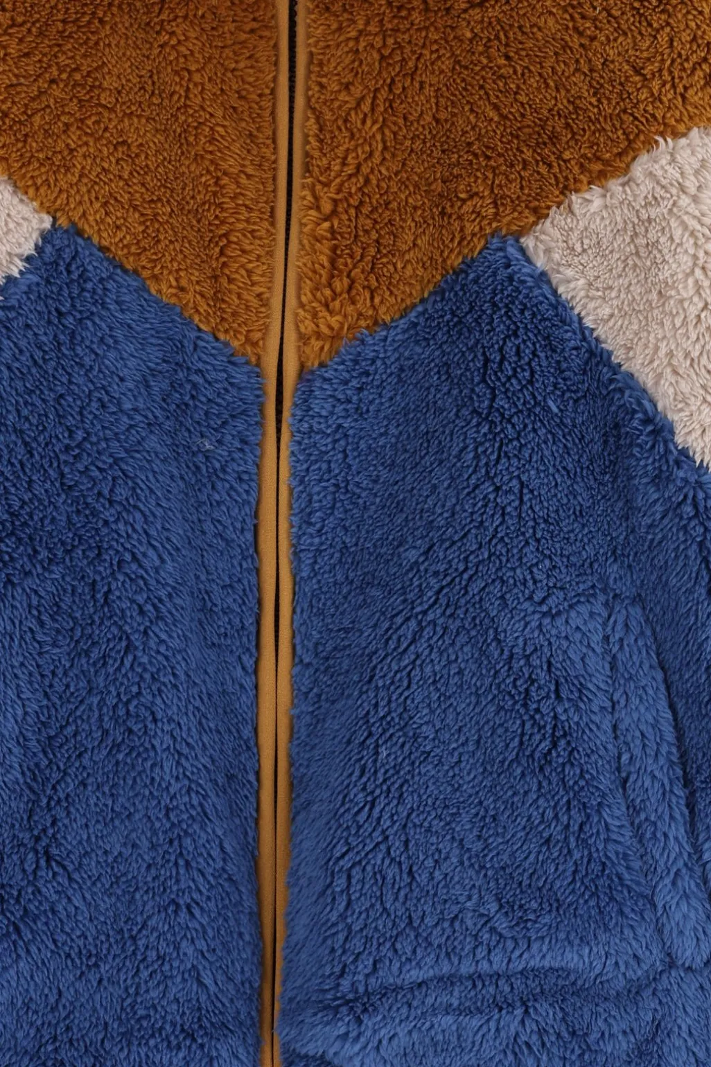 Bruine faux fur jas met colourblock