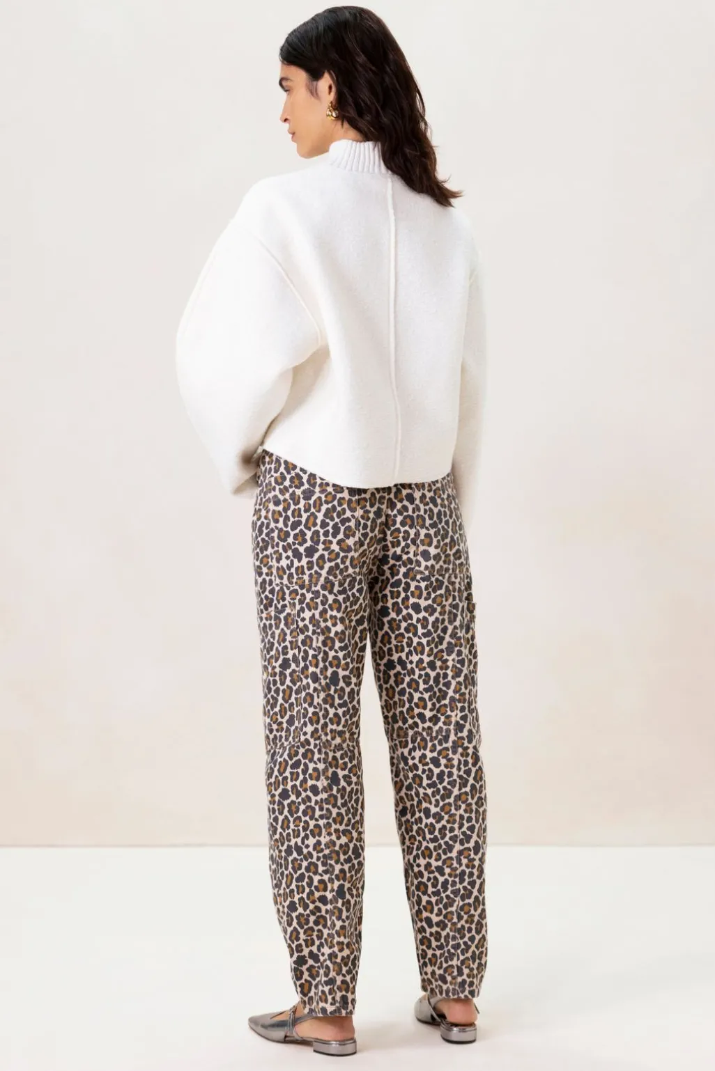 Bruine mid waist balloon leg jeans met leopard print