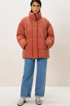 Bruine quilted puffer jas