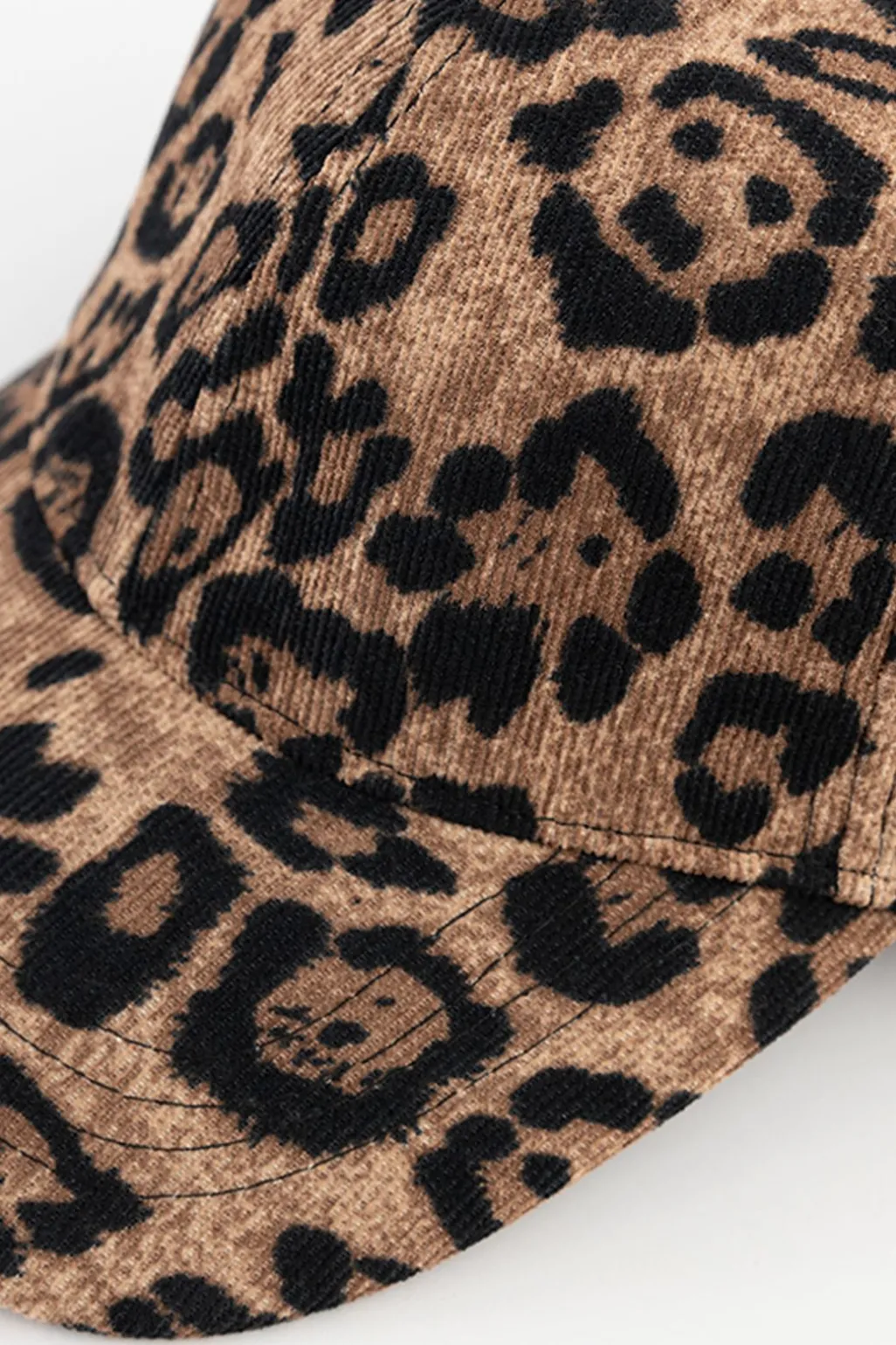 Bruine ribstof pet met leopard print