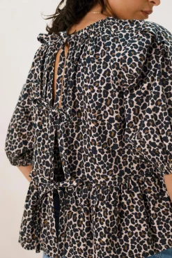 Bruine top met leopard print