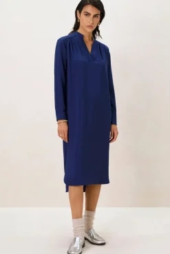 Donkerblauwe midi jurk met V-hals