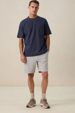 Donkerblauwe short met strepen