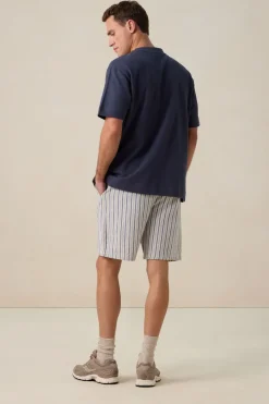 Donkerblauwe short met strepen