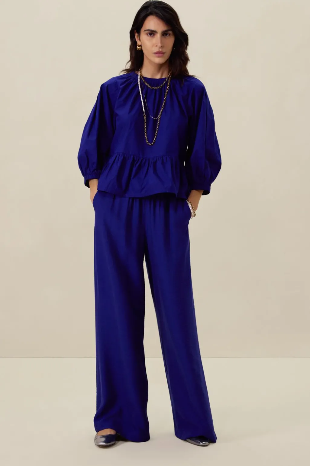 Donkerblauwe top met ruffle
