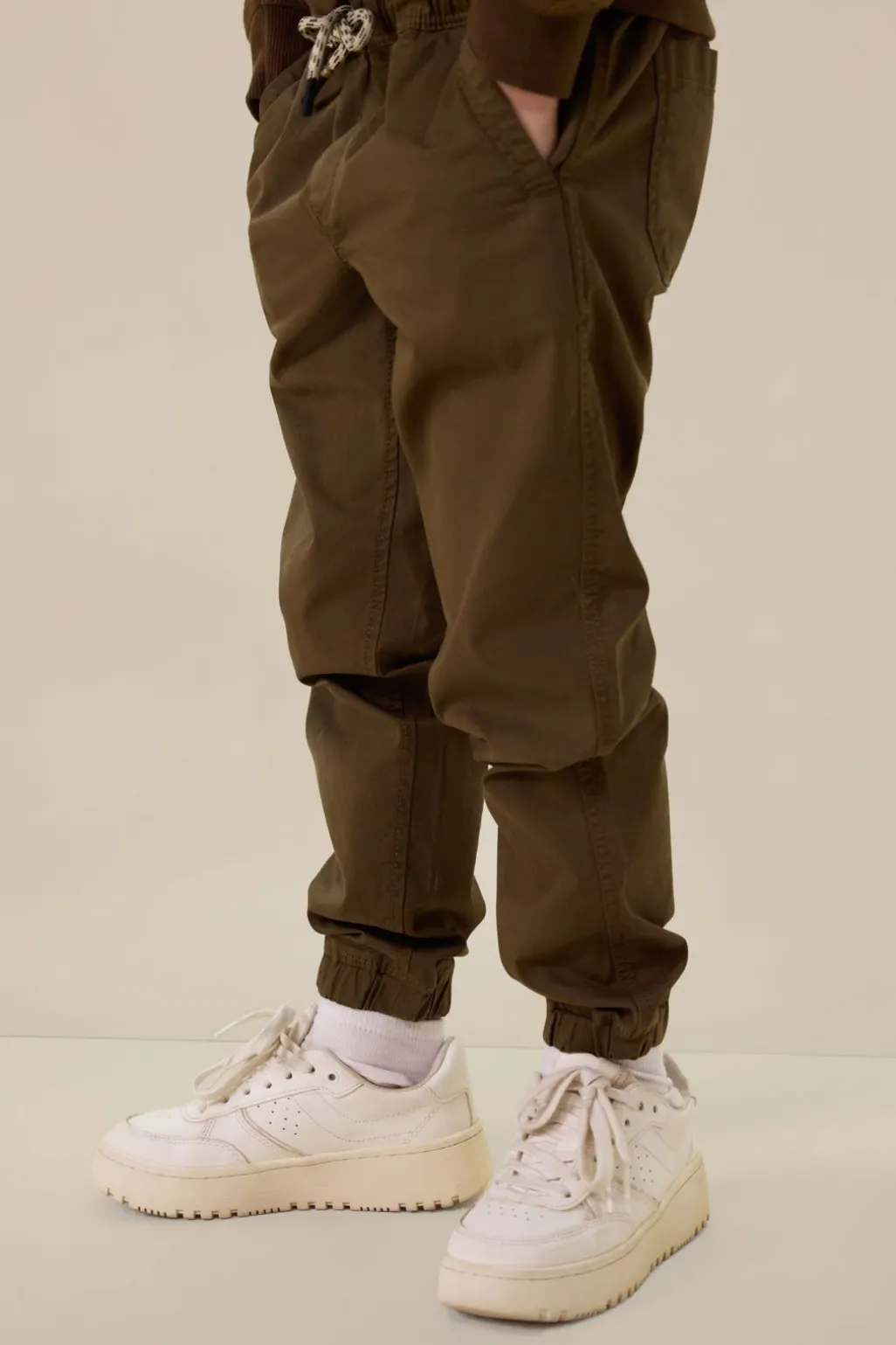Donkerbruine pull on broek met aantrekkoorden