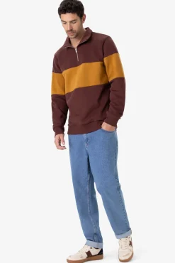 Donkerbruine sweater met streep