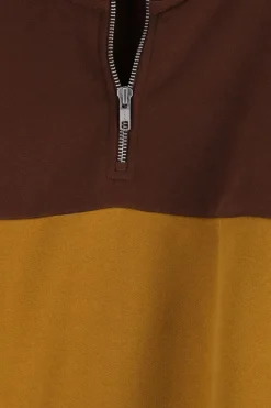 Donkerbruine sweater met streep