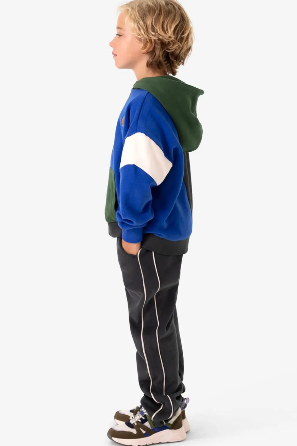 Donkergrijze sweatpants met strepen