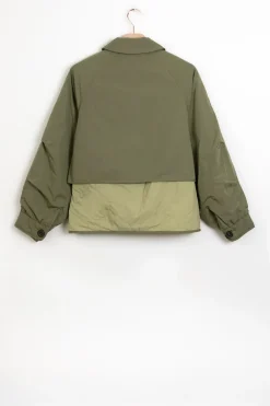 Donkergroene korte trenchcoat