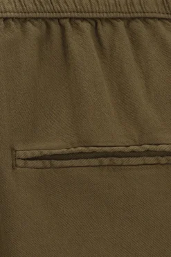 Donkergroene short