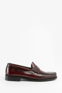 Donkerrode leren loafers