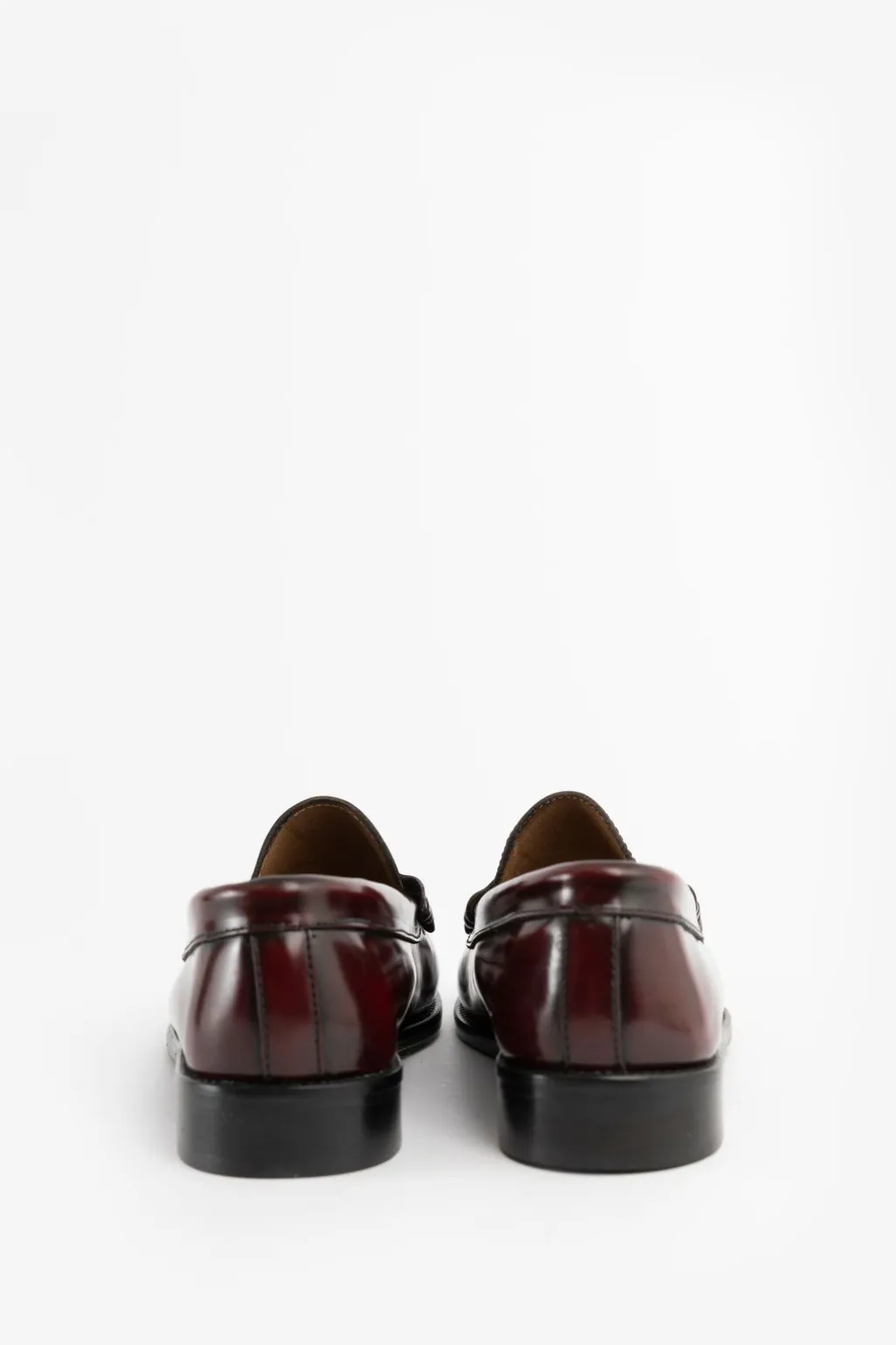 Donkerrode leren loafers