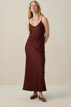 Donkerrode maxi-jurk