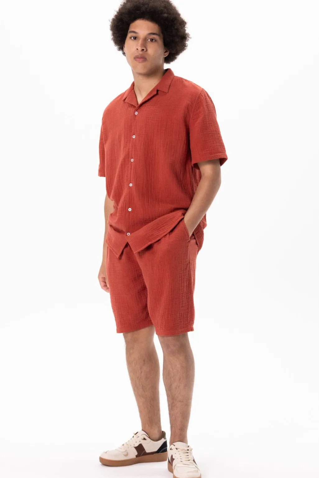 Donkerrode mousseline shorts