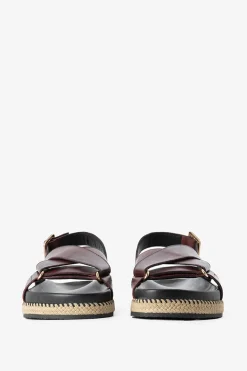 Donkerrode plateau sandalen