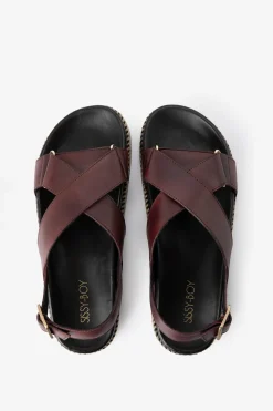 Donkerrode plateau sandalen