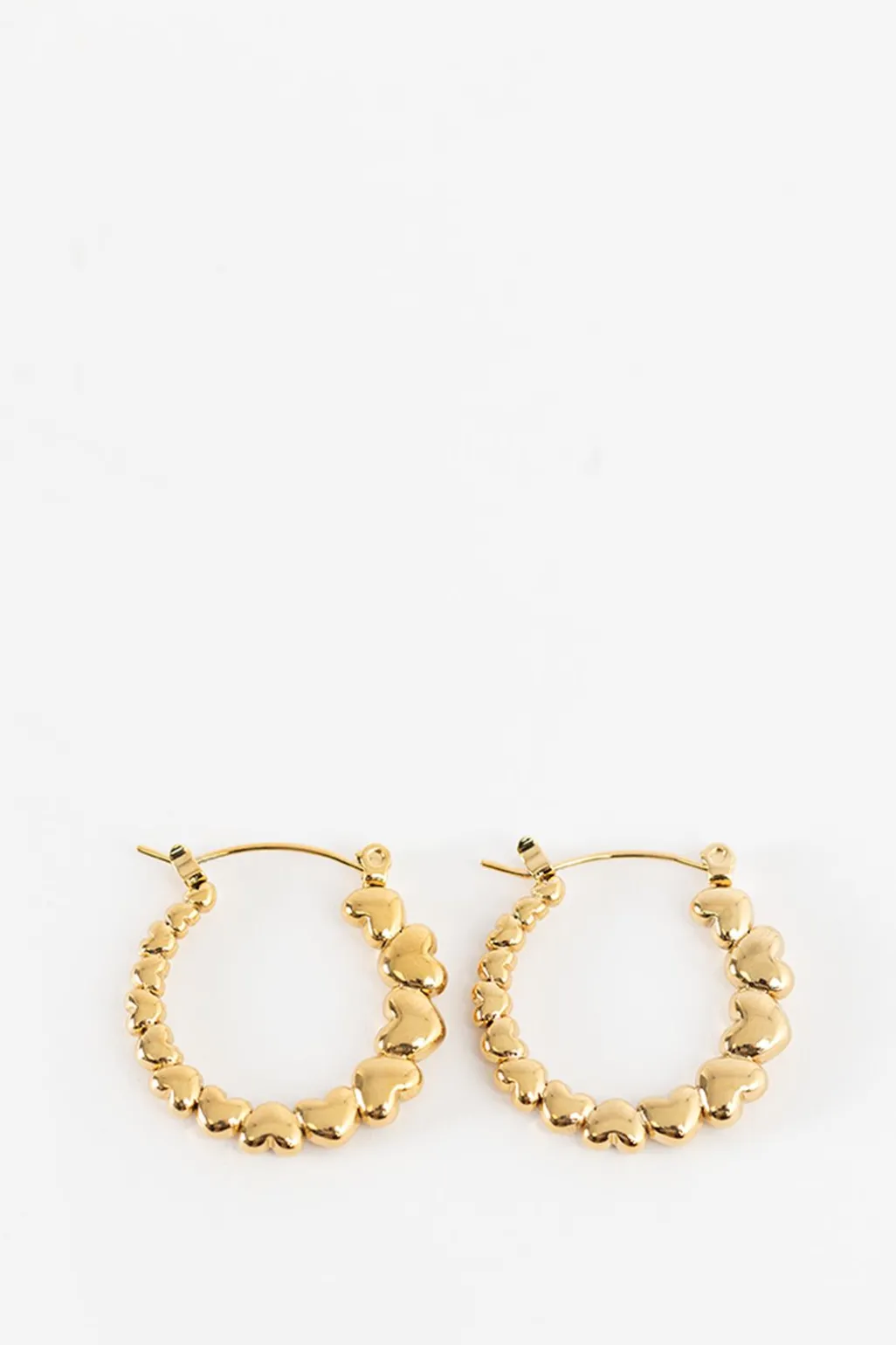 Gold plated oorbellen met hartjes