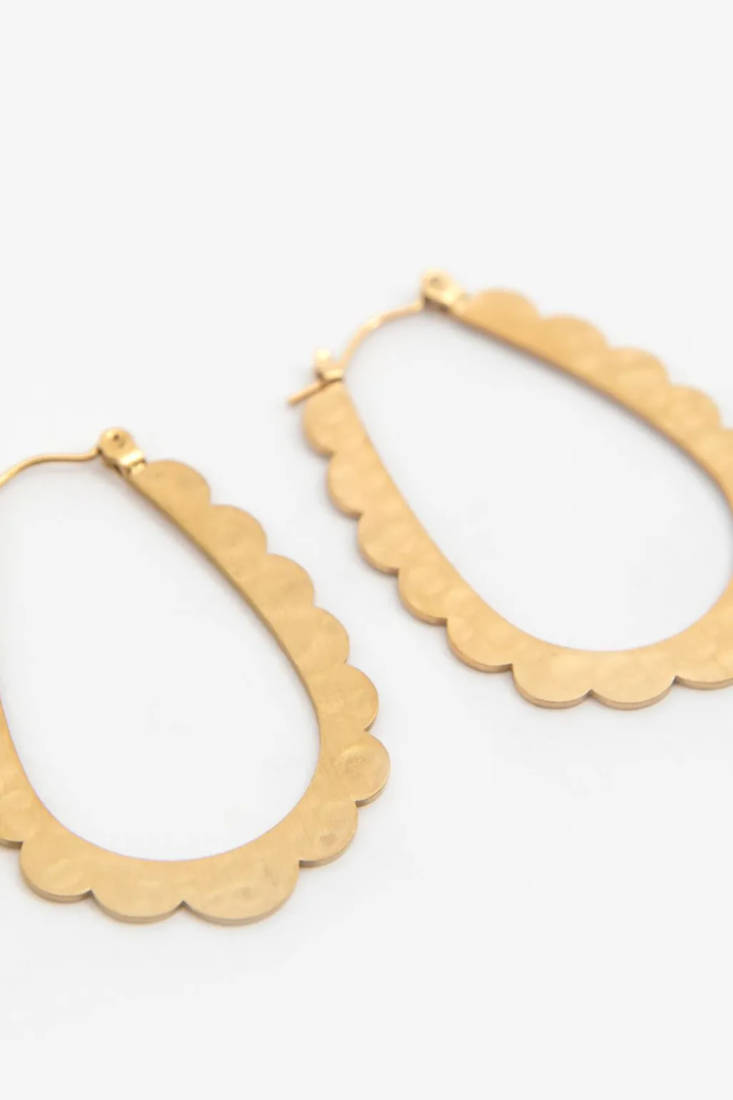 Gold plated ovale oorbellen