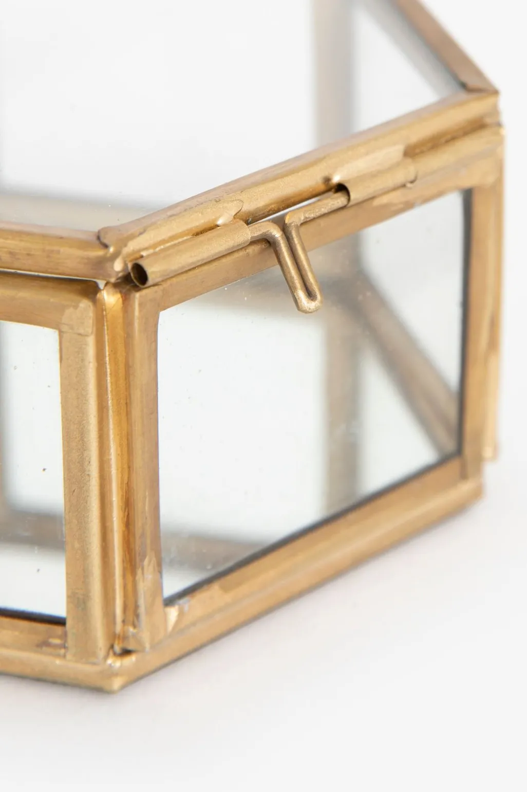 Gouden glazen box hexagon