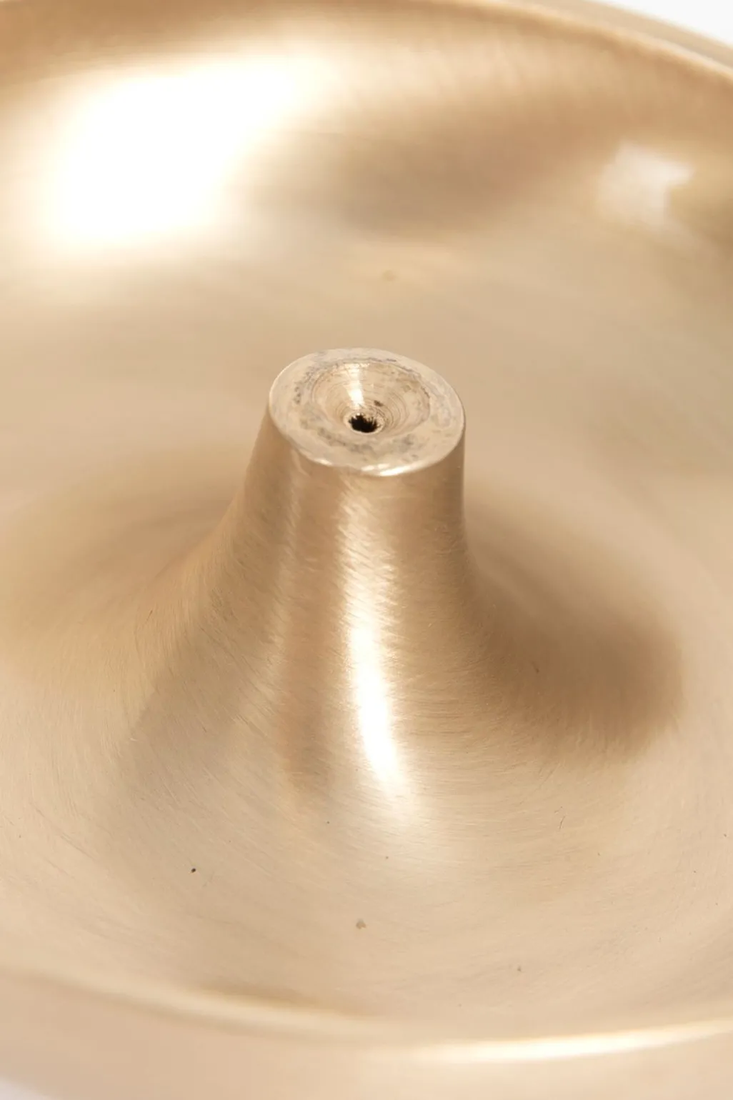 Goudkleurige messing wierookhouder
