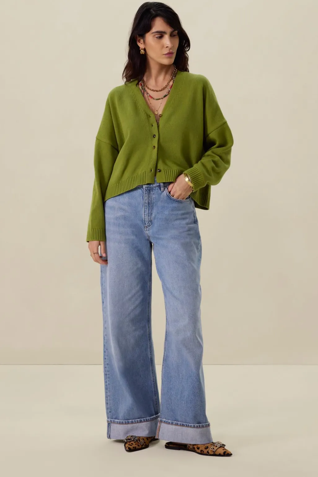 Groen gebreid vest met V-hals