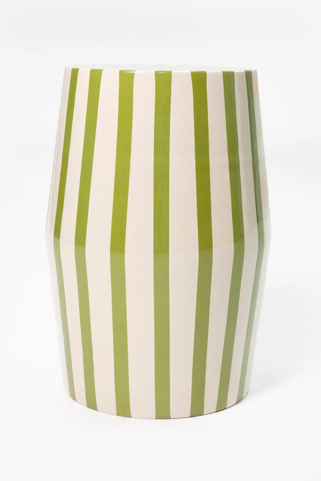 Groen gestreepte bijzettafel