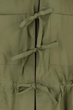 Groene blouse met striksluiting