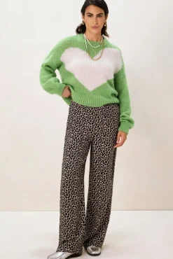 Groene gebreide trui met hart
