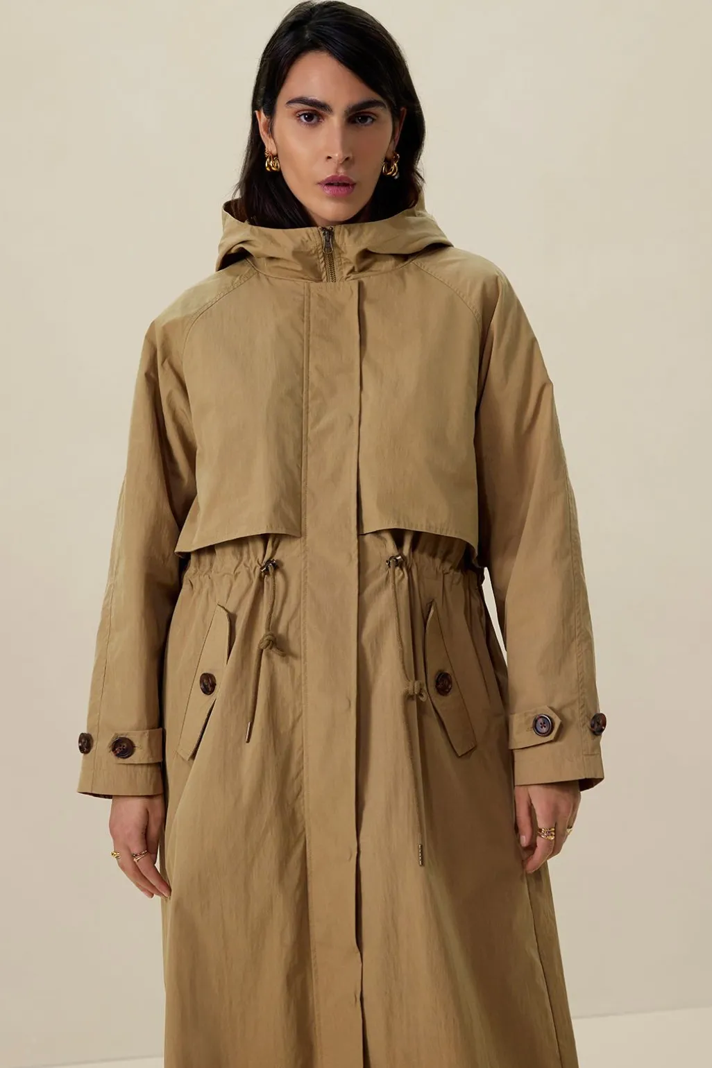 Khaki trenchcoat met capuchon