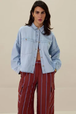 Lichtblauwe cropped denim blouse