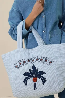 Lichtblauwe shopper met embroidery