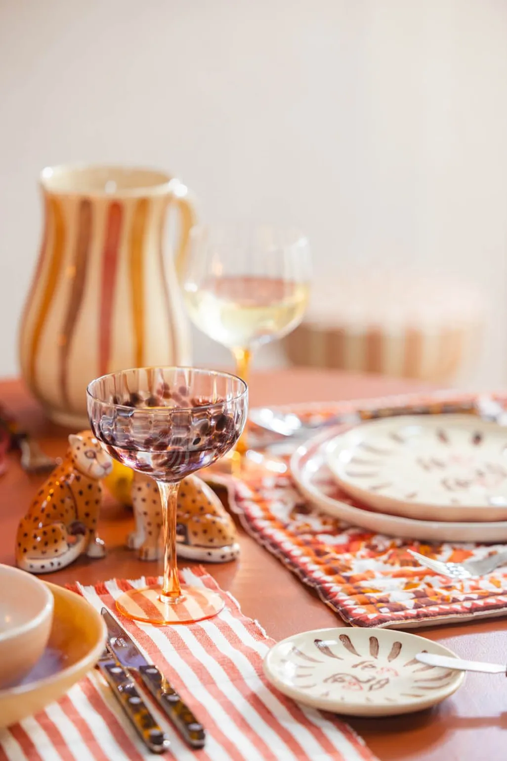 Lichtbruine champagneglazen scallop met leopard print