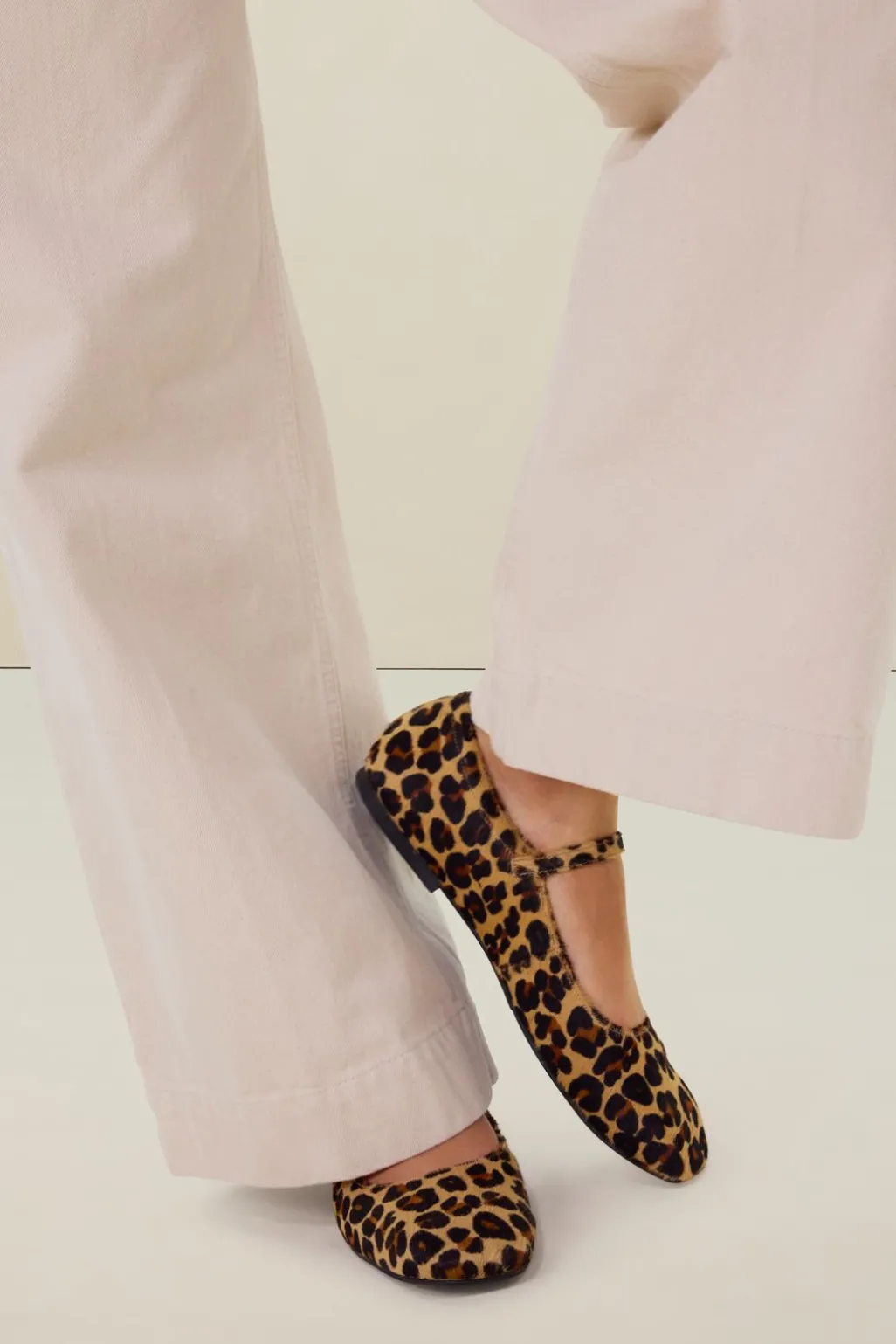 Lichtbruine leren ballerina's met leopard print
