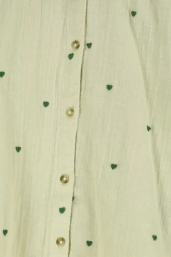 Lichtgroene blouse met geborduurde hartjes