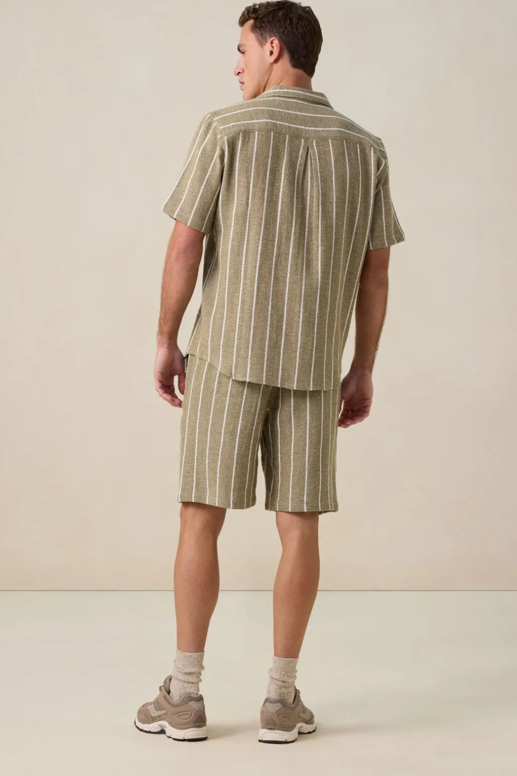 Lichtgroene short met strepen